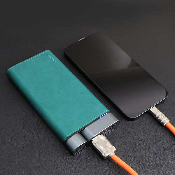 Efficiënte 10000mAh Power Bank met Metal Shell en 3 poorten - Laad elk USB-C apparaat op!
